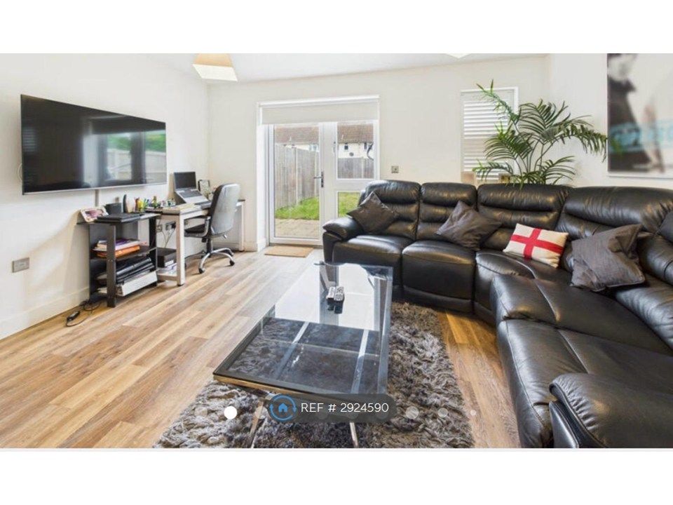 Property photo 2 of 18