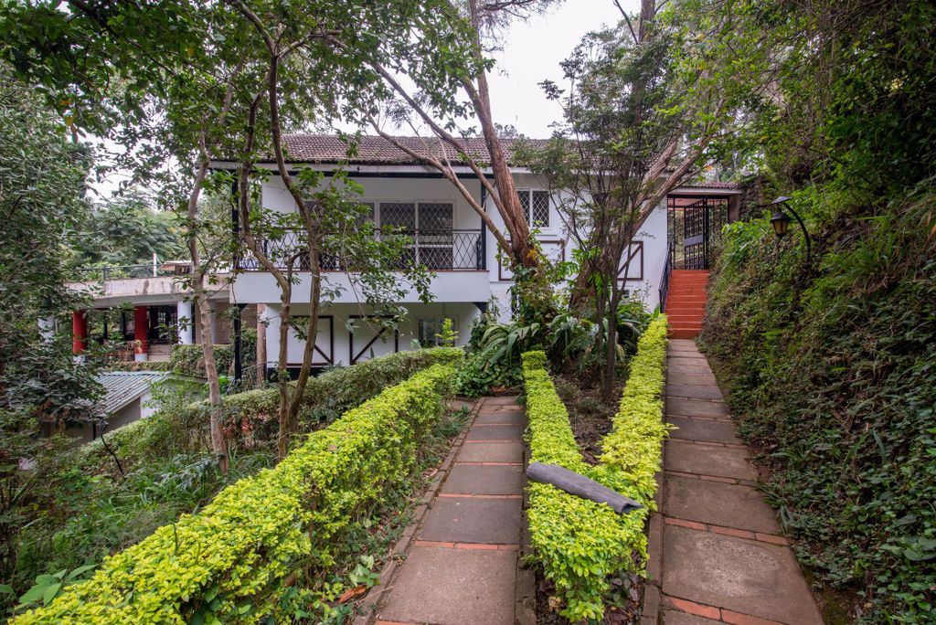 Property photo 2 of 20