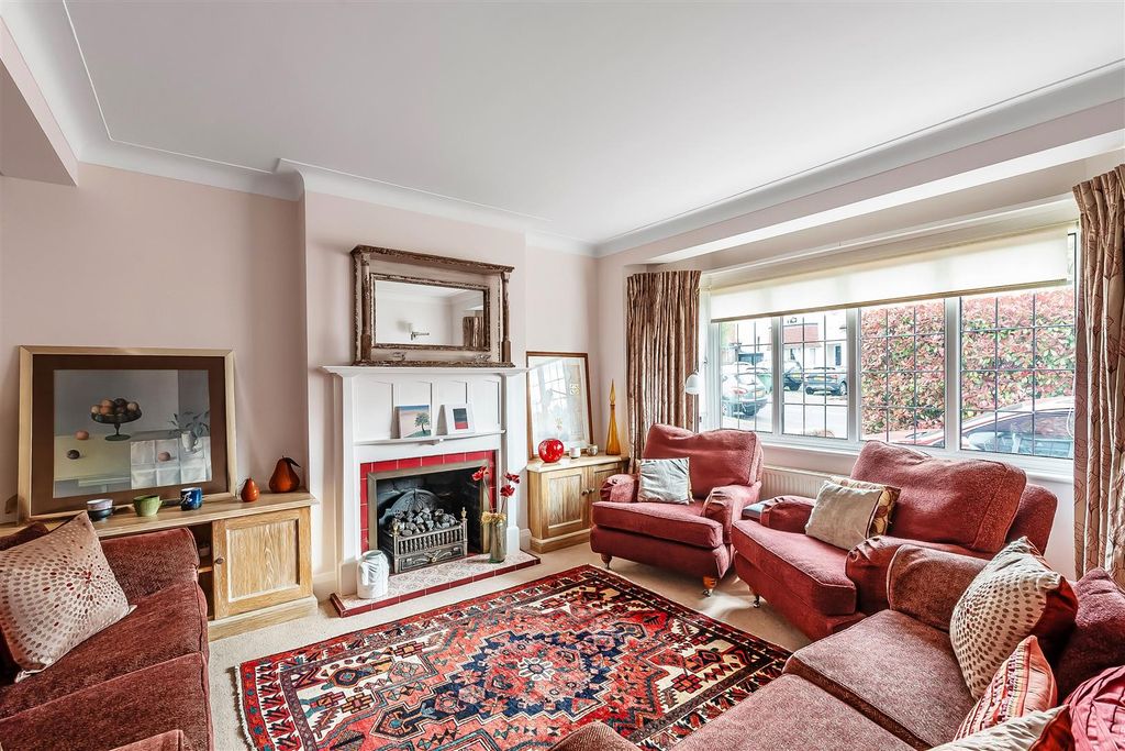 Property photo 2 of 28 54-Furzedown-Road-9.Jpg