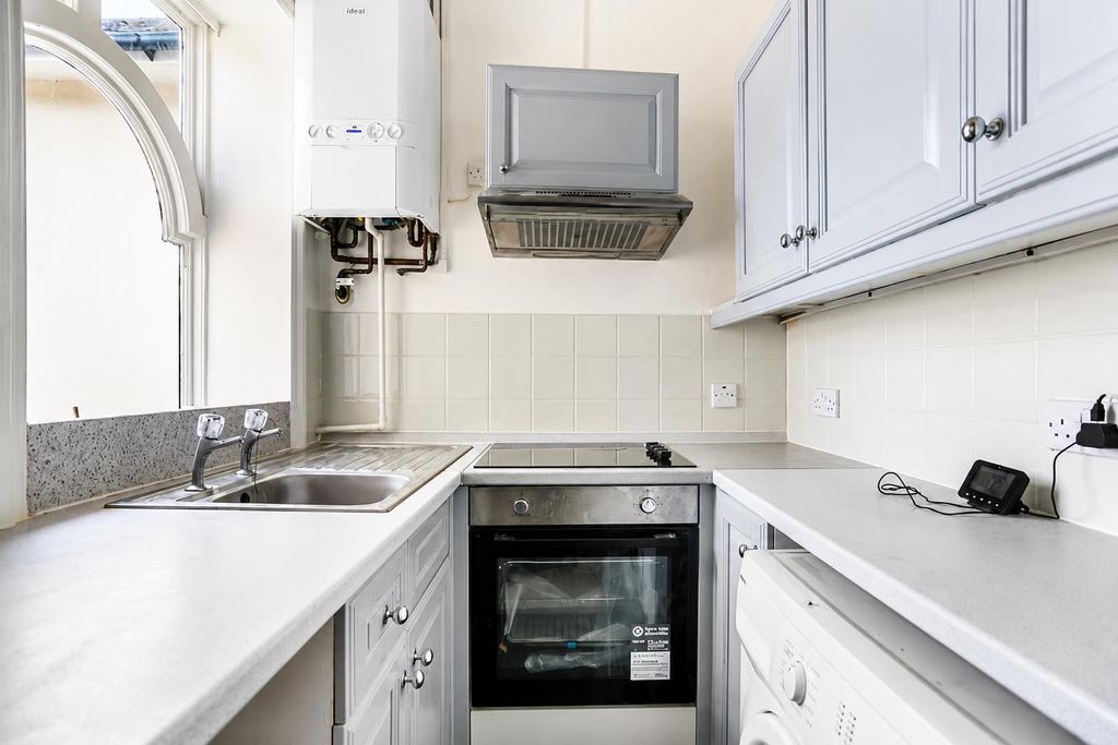Property photo 3 of 7 Kitchen.Png