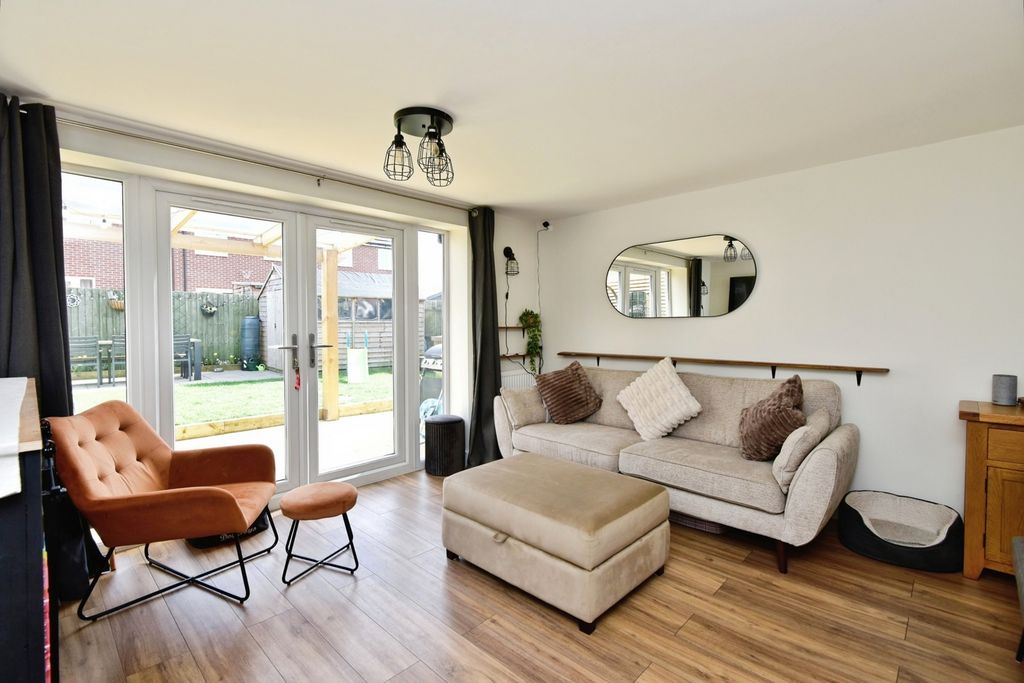 Property photo 2 of 24 Pbox-Img.Jpg