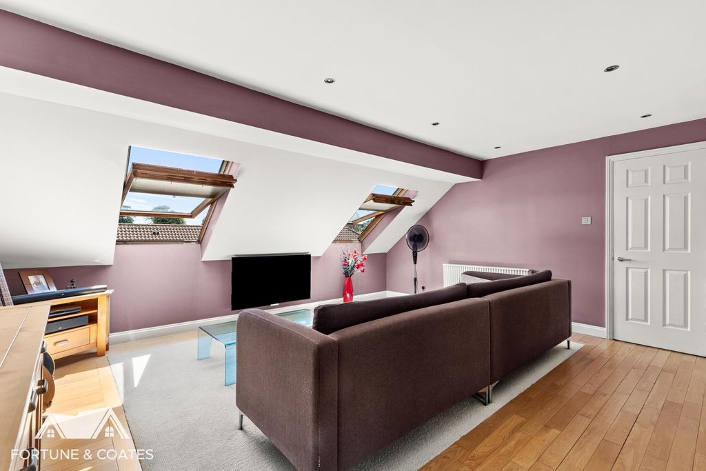 Property photo 3 of 14 Themeadows_7.Jpg