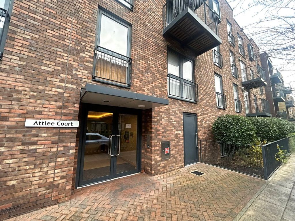 Property photo 2 of 12