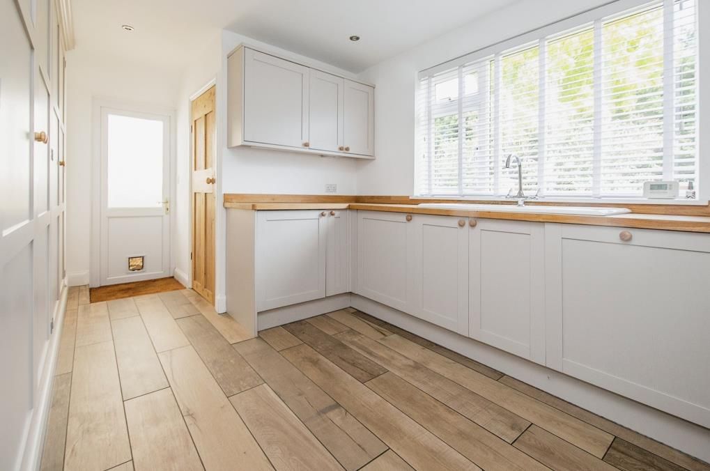 Property photo 3 of 14 Kitchen