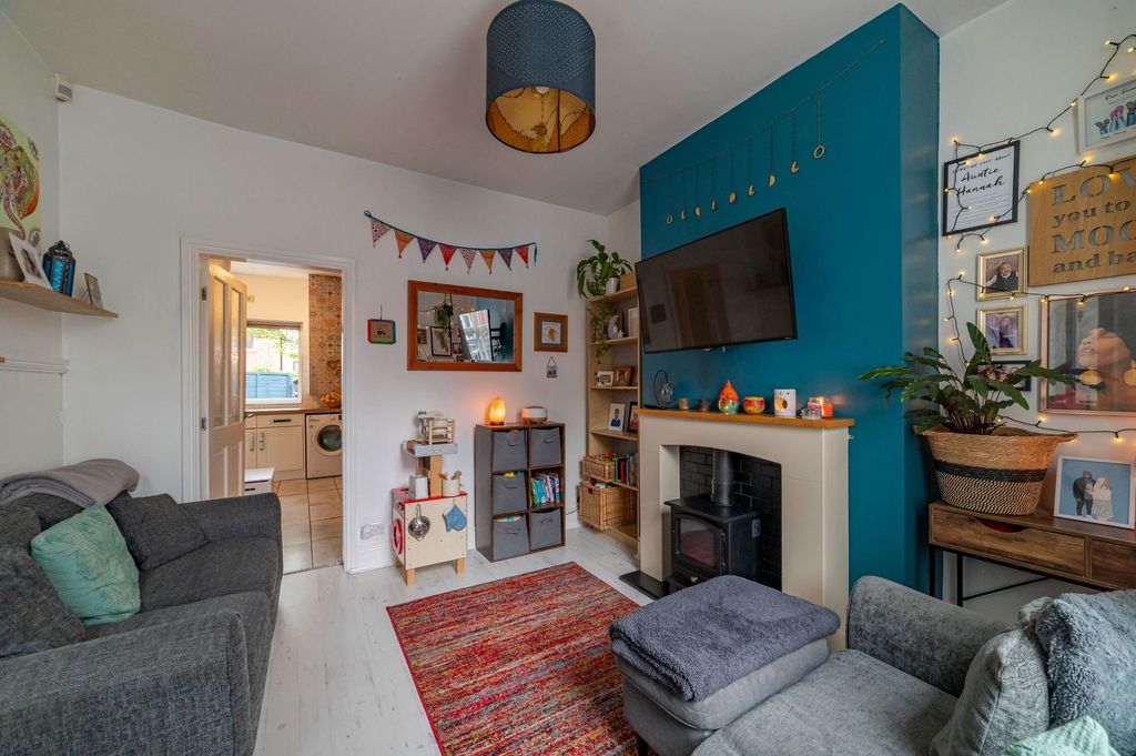 Property photo 3 of 17
