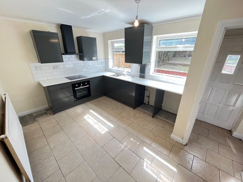 Property photo 3 of 16 Picture No. 10