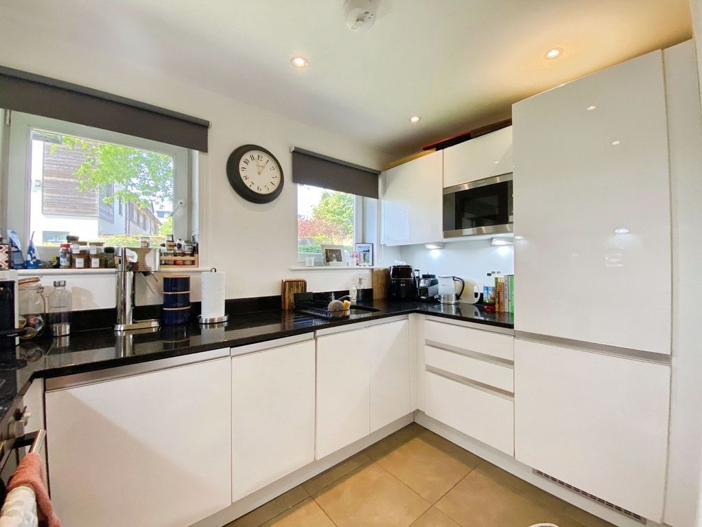 Property photo 3 of 6 Kitchen