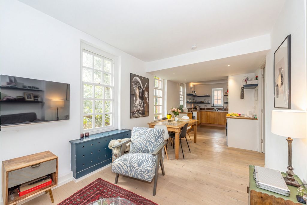 Property photo 3 of 27 5550539
