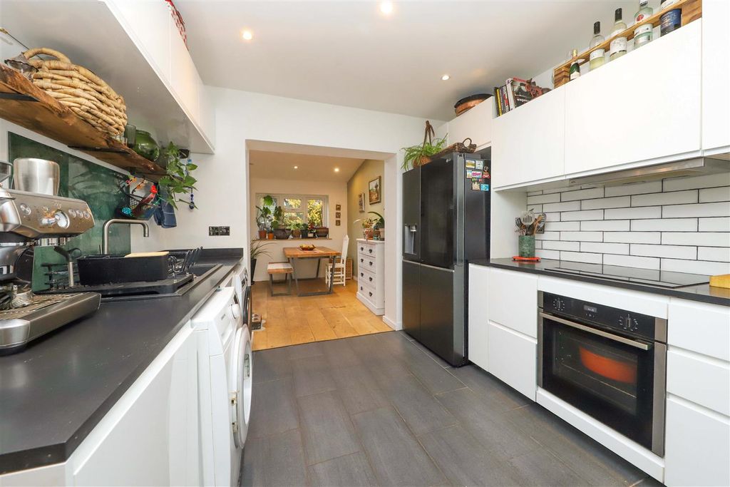 Property photo 3 of 13 Kitchen