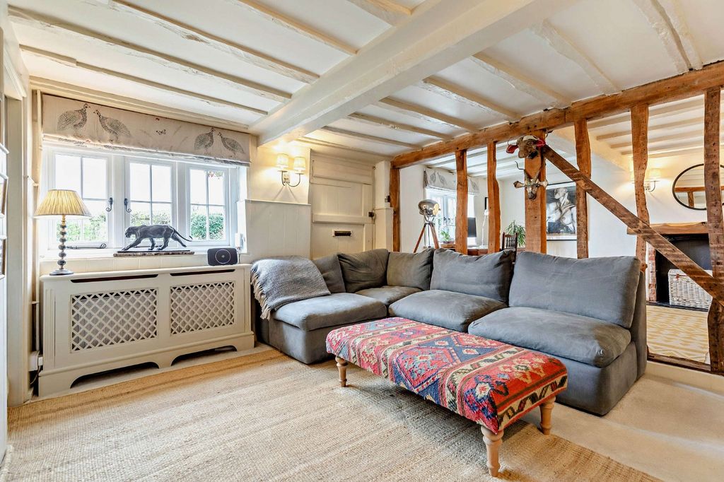 Property photo 3 of 20 Sitting Room