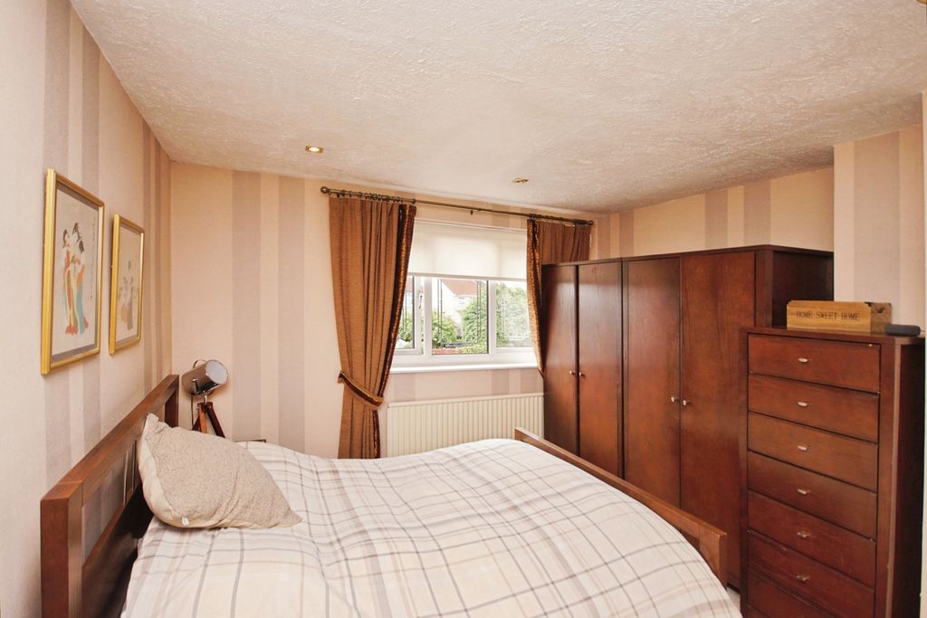 Property photo 3 of 16 Photo