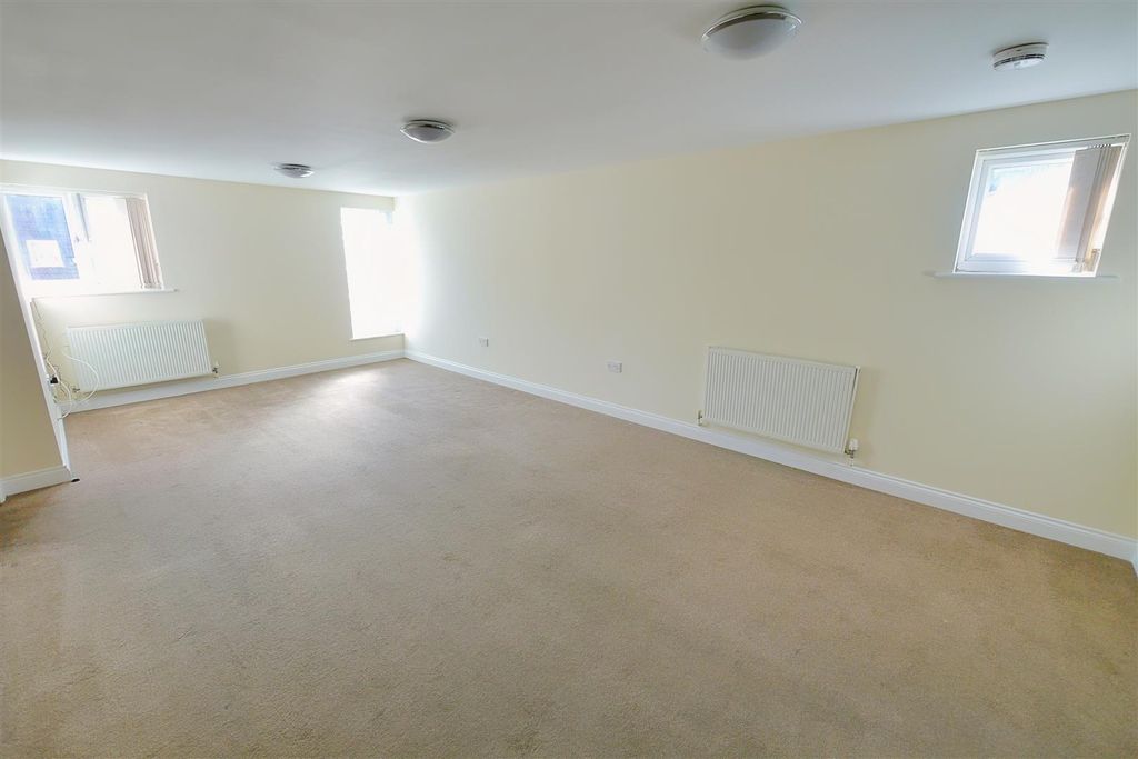 Property photo 2 of 12 Lounge (8).Jpg