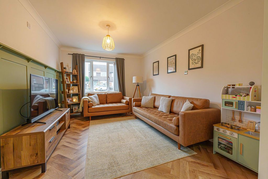 Property photo 3 of 43