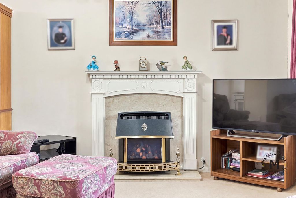 Property photo 3 of 19