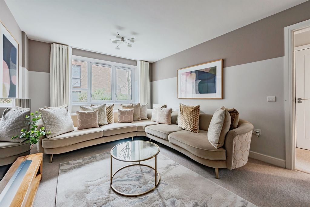 Property photo 3 of 17