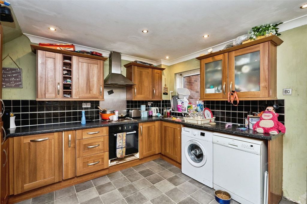 Property photo 3 of 16 Kitchen/Diner