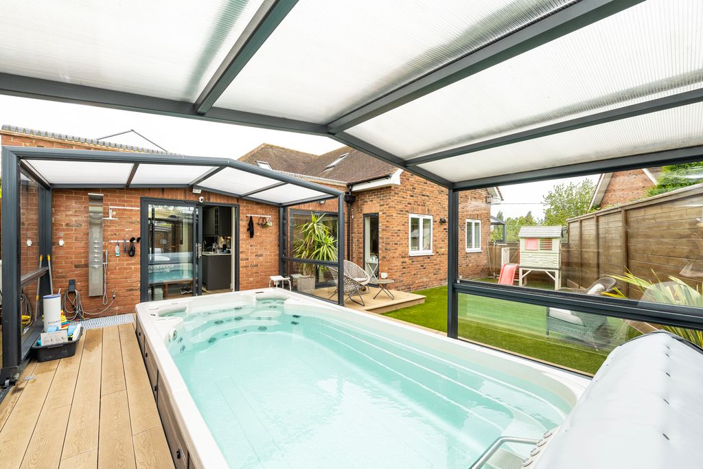 Property photo 3 of 33