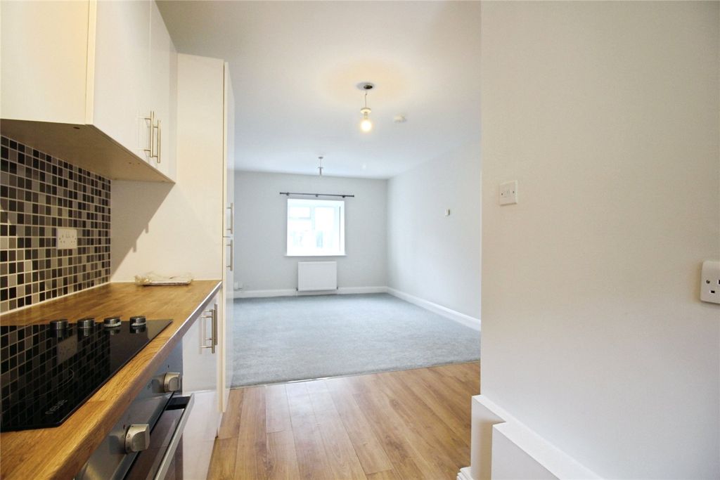 Property photo 2 of 10 Picture No. 17