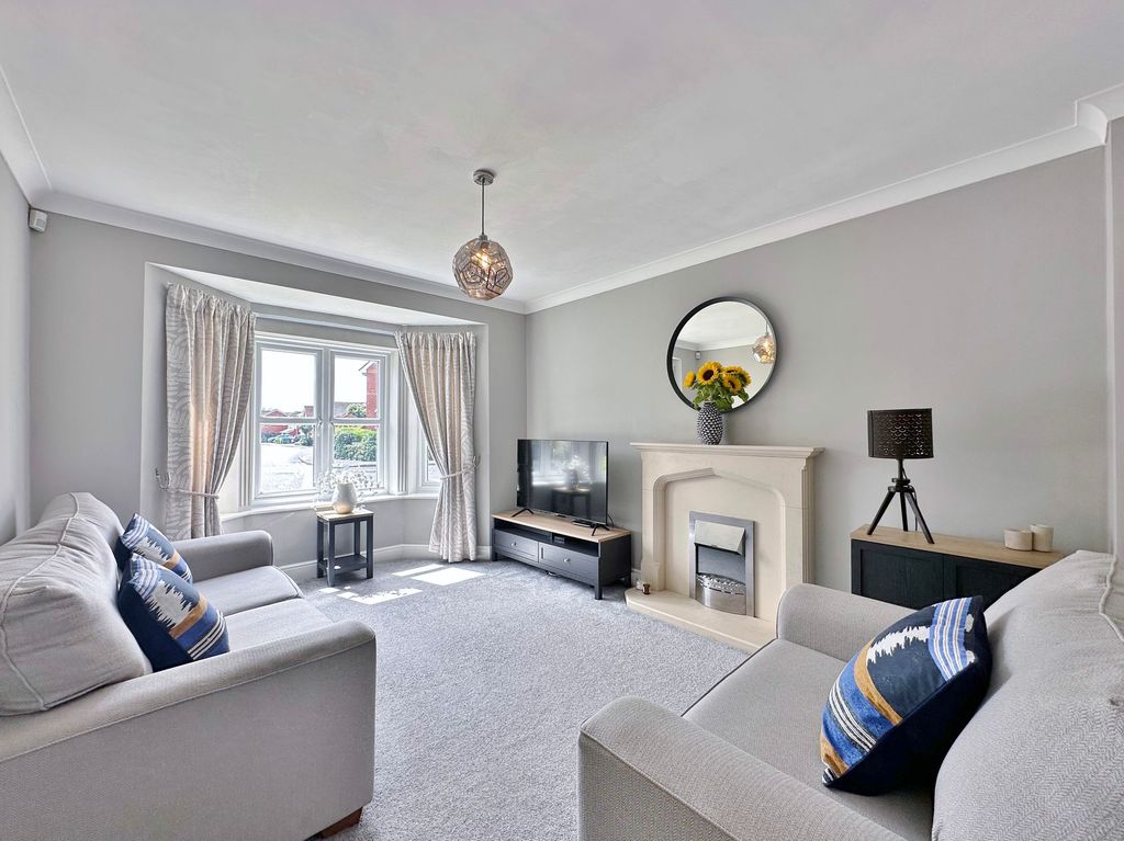 Property photo 3 of 28 Photo 3