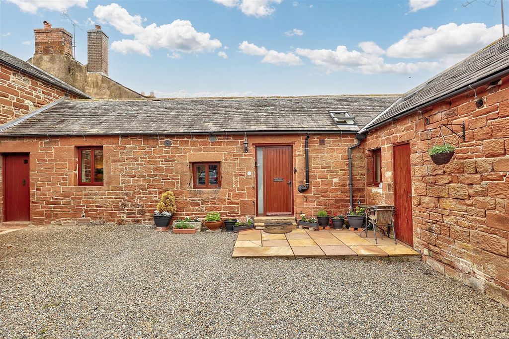Property photo 1 of 21 1 Loaning Head Courtyard