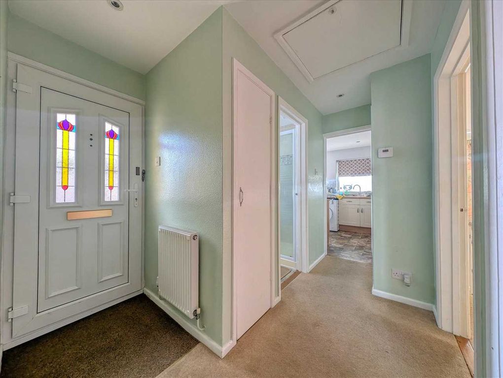 Property photo 3 of 13 Entrance Hall