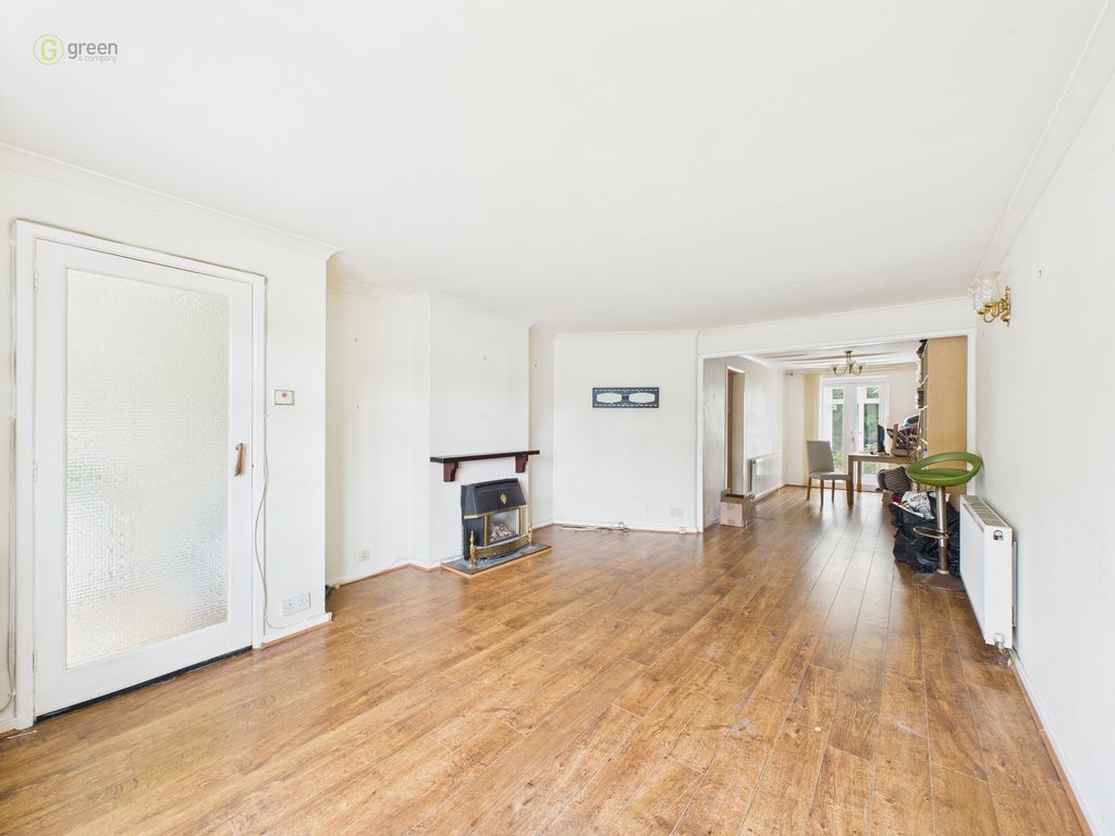 Property photo 3 of 28