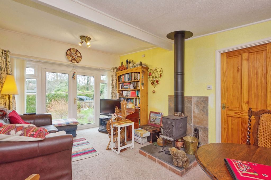 Property photo 3 of 12