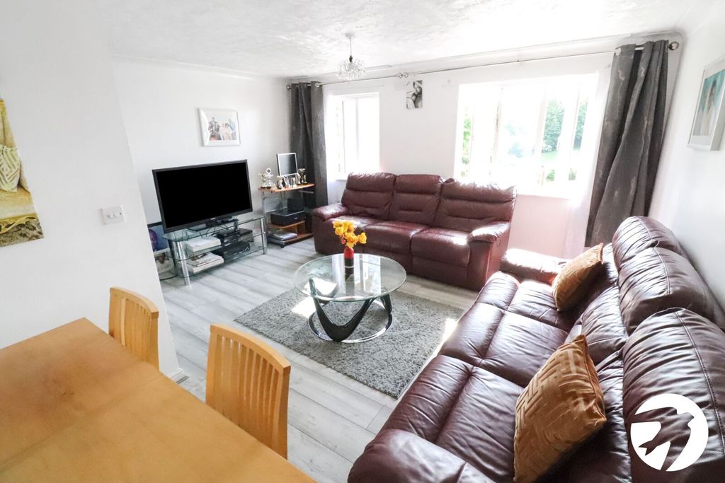 Property photo 2 of 23 Picture No. 04