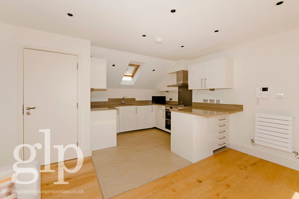 Property photo 2 of 10 2442874
