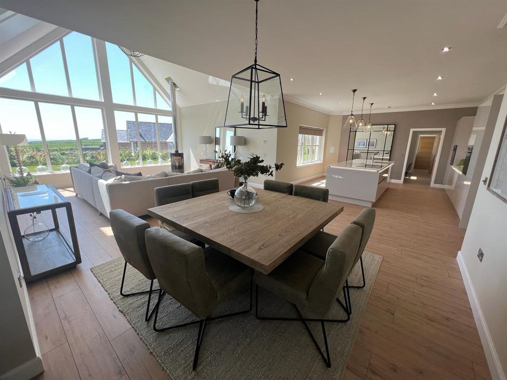Property photo 2 of 18 Macallan Family Kitchen Diner Jpg.Jpg
