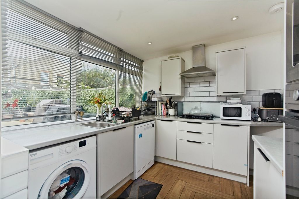 Property photo 2 of 18 Pbox-Img.Jpg