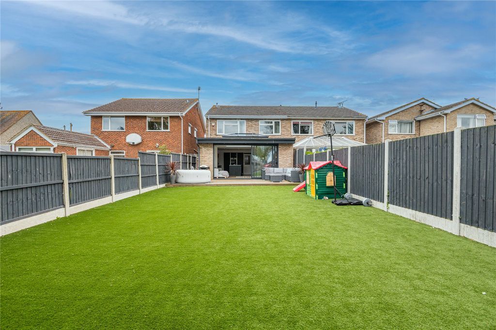 Property photo 3 of 16 Picture No. 15