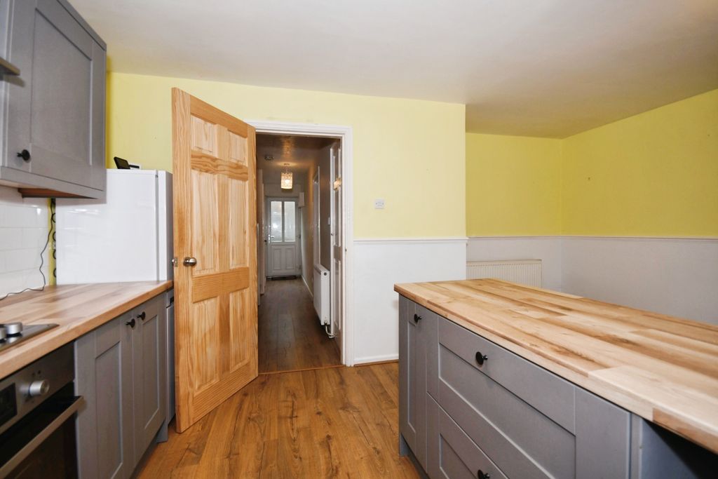 Property photo 3 of 15 Kitchen/Diner