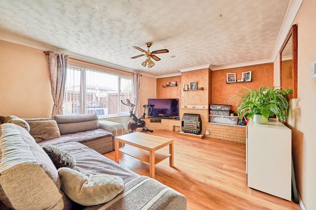 Property photo 3 of 20