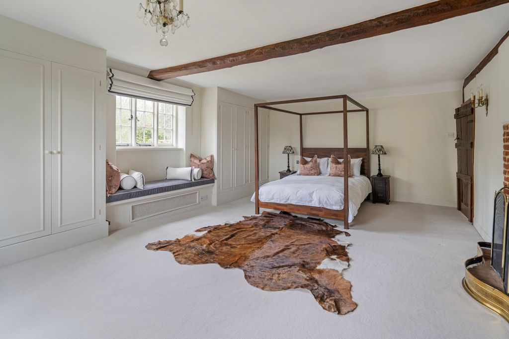 Property photo 3 of 24