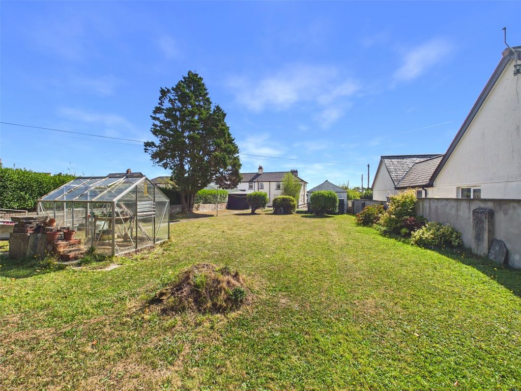 Property photo 2 of 15 Picture No. 12