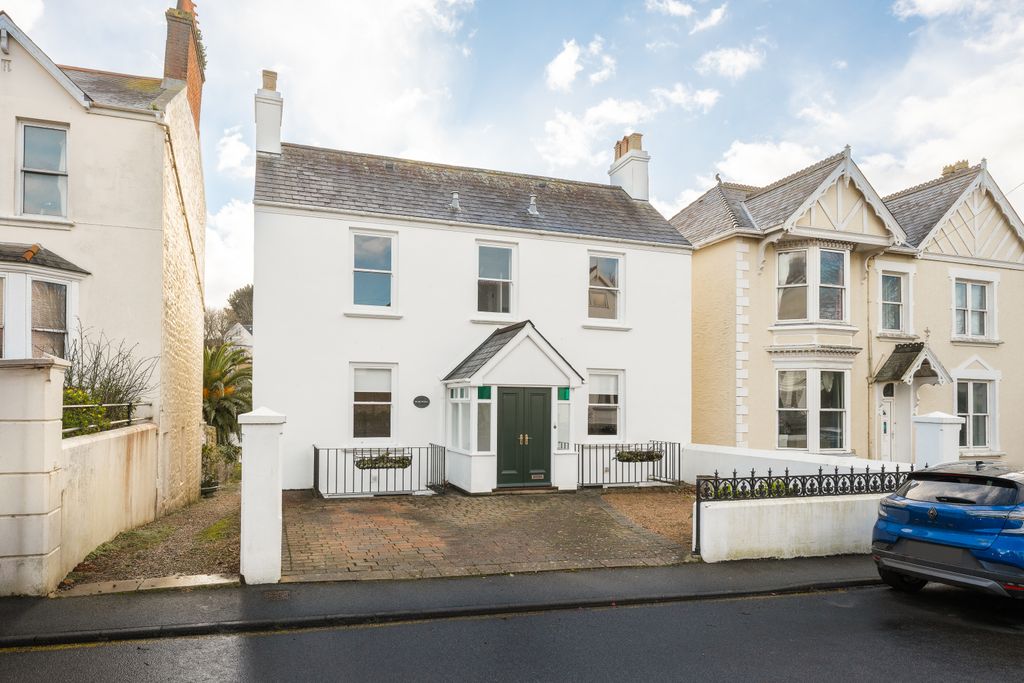 Property photo 1 of 20