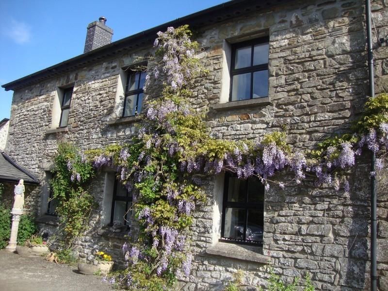 Property photo 3 of 111 Farmhouse