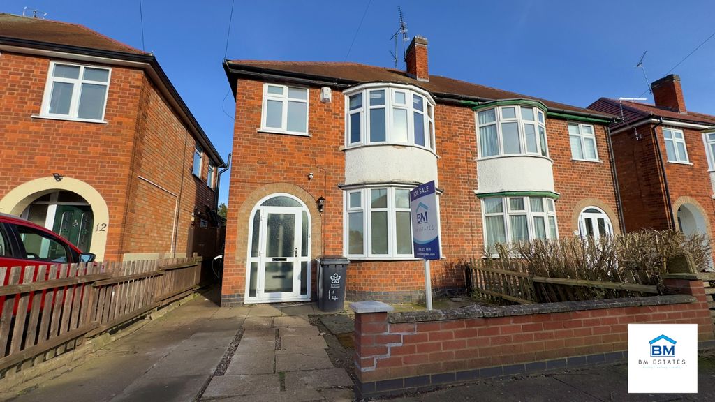 Property photo 1 of 10 Photo 9