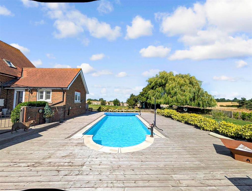 Property photo 3 of 22 Swimming Pool