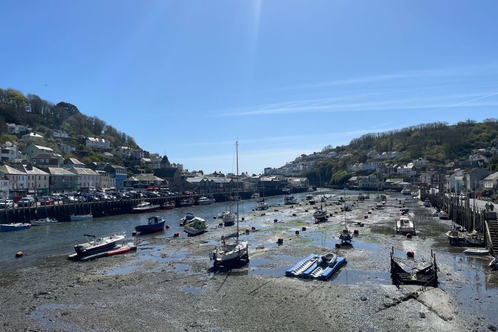 Property photo 2 of 21