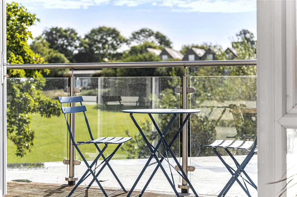 Property photo 2 of 16 Picture No. 10