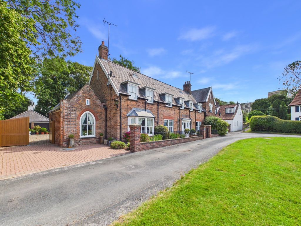Property photo 1 of 25 4817071
