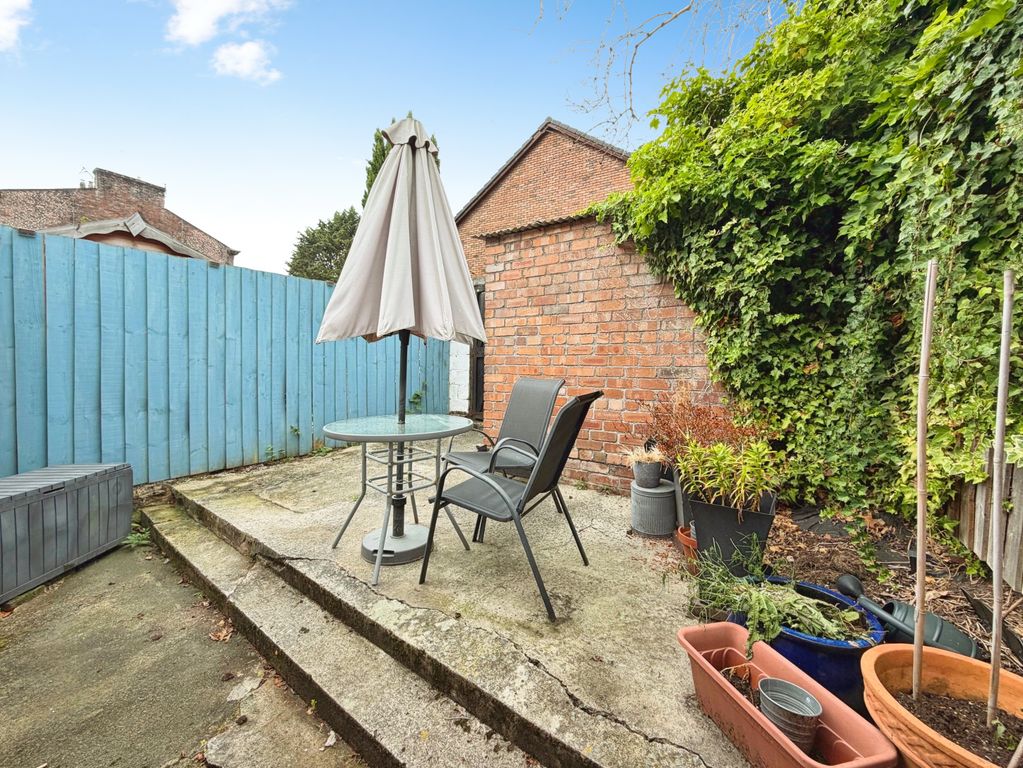 Property photo 2 of 11 6
