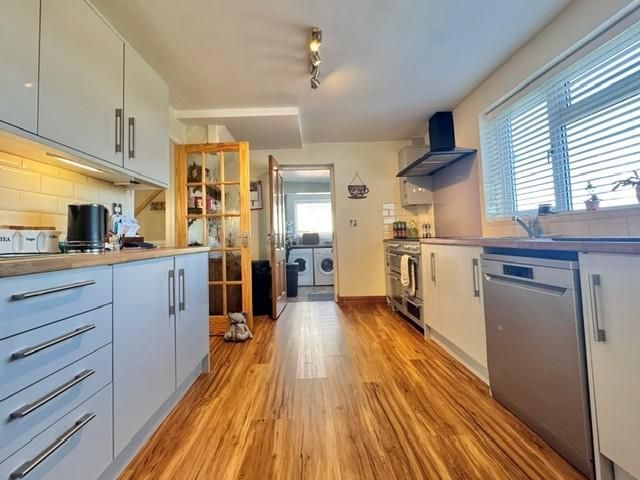 Property photo 2 of 20 Kitchen.Jpg