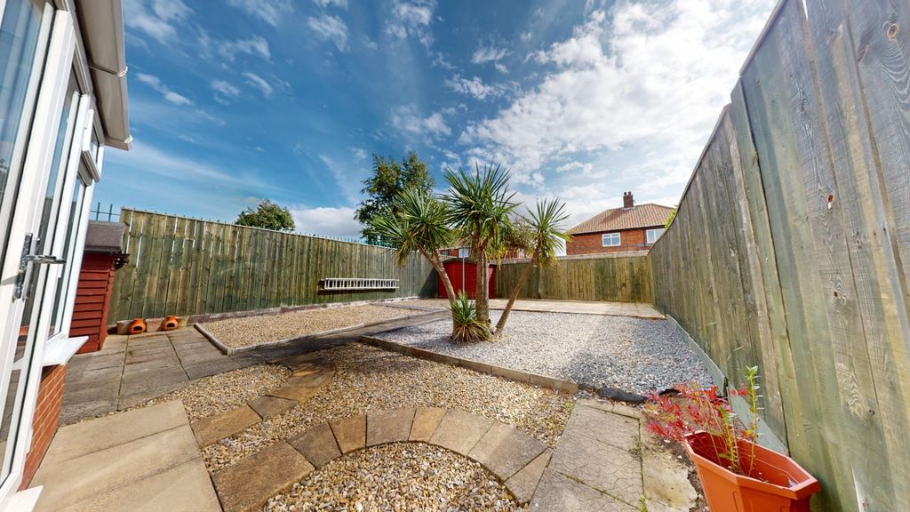 Property photo 3 of 28 4403323
