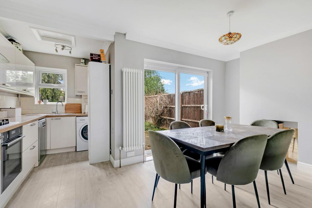Property photo 3 of 13 Caverleigh Way   -21.Jpg