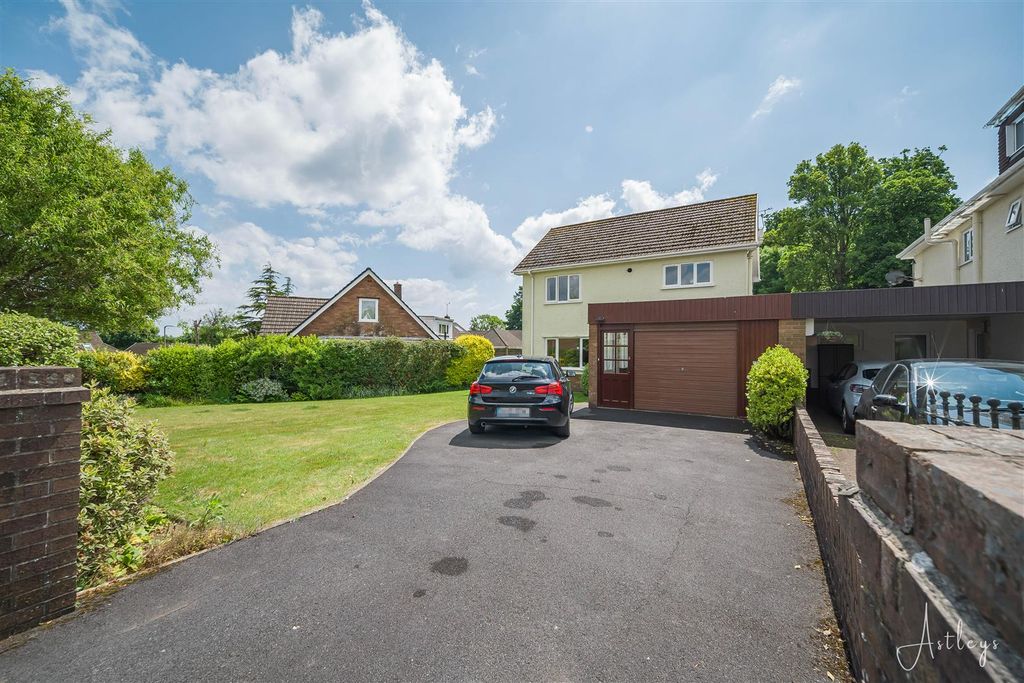 Property photo 1 of 34