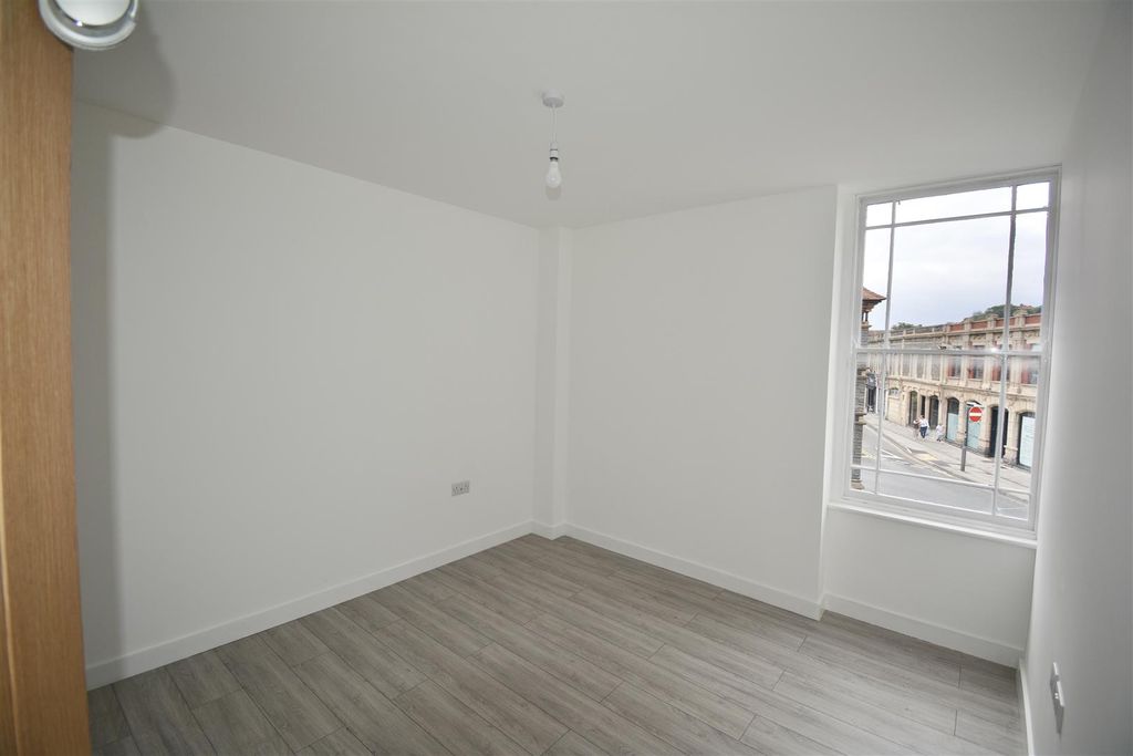 Property photo 3 of 7 Bedroom One