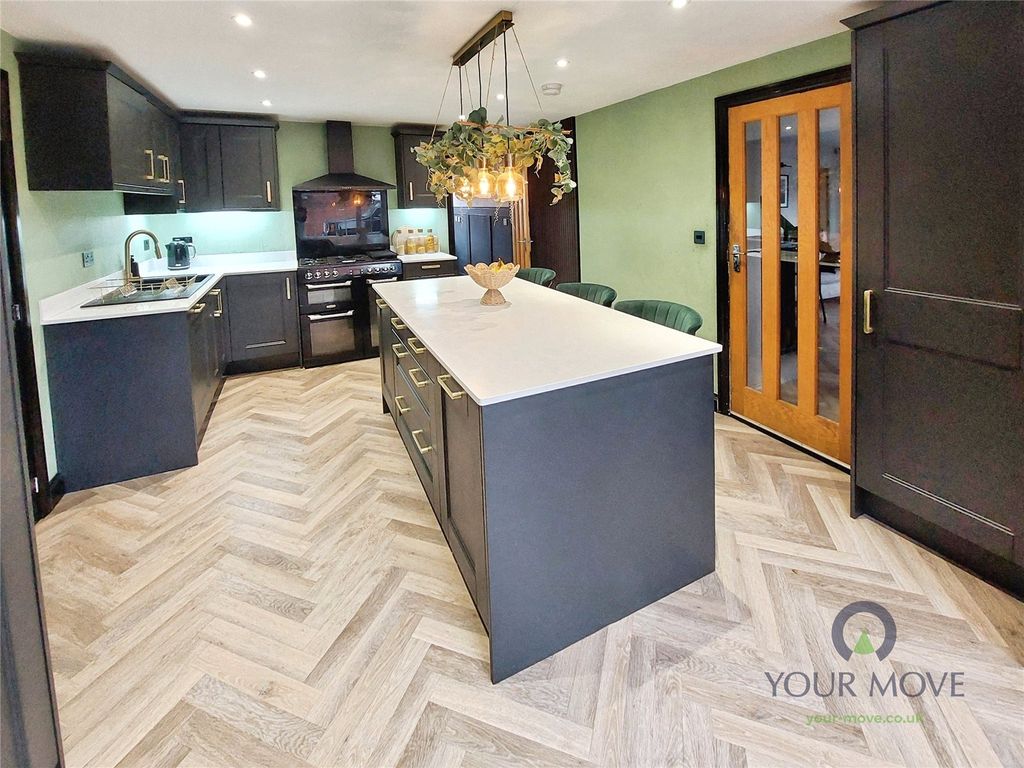 Property photo 2 of 25 Kitchen 1